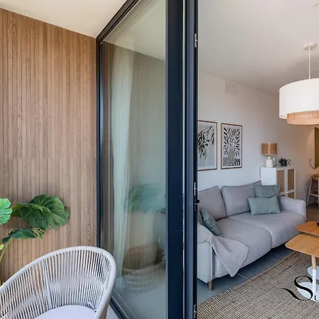 Fancy 2 Bedroom Escape Ref071 *